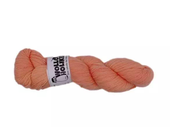 Merino High-Twist *Apricot*. Wolle kaufen Bremerhaven, handgefärbte Wolle