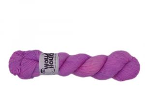 Wolloholiker Neon-Babe Pure *Purple* - Handgefärbte Wolle aus Bremerhaven.