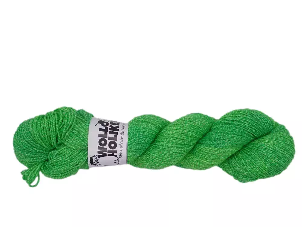 Handgefärbte Wolle - Wolloholiker Ballertuutje *Knallgrün* - Handgefärbte Wolle aus Bremerhaven. Handgefärbte Wolle - Wolloholiker Ballertuutje *Knallgrün* - Handgefärbte Wolle aus Bremerhaven.